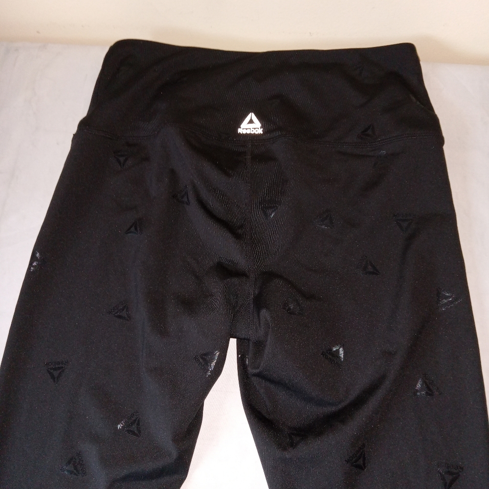Reebok 3 Pc Bundle Capri Leggings, Shorts & Sports Bra Medium - Picture 11 of 16